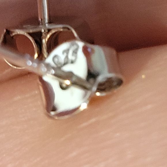 1.6cw 3cttw Certified vvs1 color D 6mm Round moissonite diamond studs - Picture 6 of 16